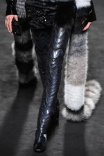 フェンディ 2015年秋冬オートフリュールコレクション - 日本上陸50年、ファーで架空の鳥を描く｜写真18