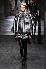 フェンディ 2015年秋冬オートフリュールコレクション - 日本上陸50年、ファーで架空の鳥を描く｜写真27