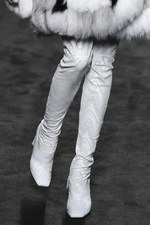 フェンディ 2015年秋冬オートフリュールコレクション - 日本上陸50年、ファーで架空の鳥を描く｜写真35