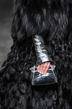 フェンディ 2015年秋冬オートフリュールコレクション - 日本上陸50年、ファーで架空の鳥を描く｜写真60