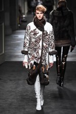 フェンディ 2015年秋冬オートフリュールコレクション - 日本上陸50年、ファーで架空の鳥を描く｜写真64