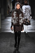 フェンディ 2015年秋冬オートフリュールコレクション - 日本上陸50年、ファーで架空の鳥を描く｜写真67