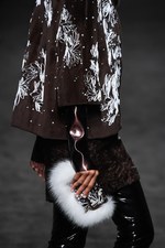 フェンディ 2015年秋冬オートフリュールコレクション - 日本上陸50年、ファーで架空の鳥を描く｜写真68