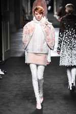 フェンディ 2015年秋冬オートフリュールコレクション - 日本上陸50年、ファーで架空の鳥を描く｜写真72