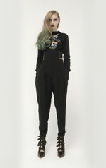 内に秘めた、情熱的で官能的な女性像- TOGAの2011-2012年秋冬コレクション｜写真9