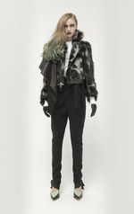 内に秘めた、情熱的で官能的な女性像- TOGAの2011-2012年秋冬コレクション｜写真18