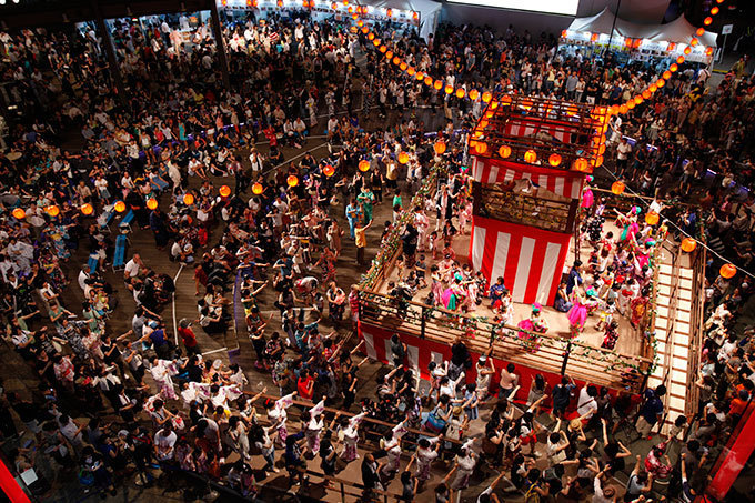 「六本木ヒルズ盆踊り 2015」過去最大規模で開催！人気レストランによる屋台も出店 | 写真