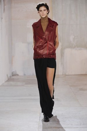 スタジオで働く女の子をイメージしたアクネ(Acne)の2011年秋冬コレクション｜写真22