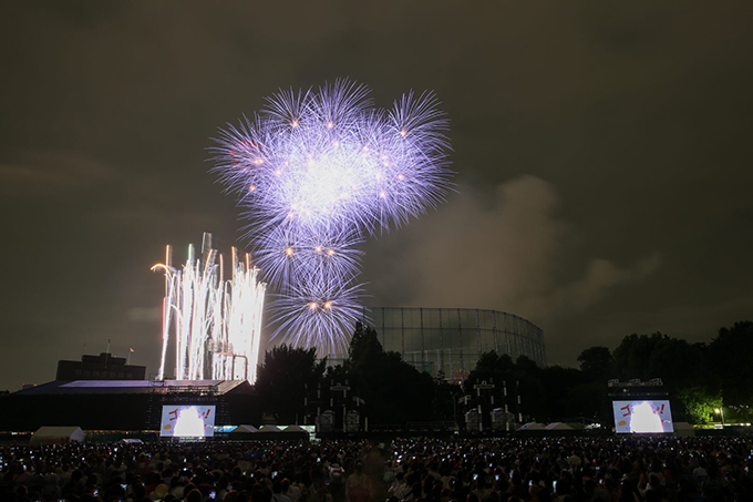 神宮外苑花火大会 - 10,000発の花火が彩る東京、特定会場ではライブなども開催 | 写真
