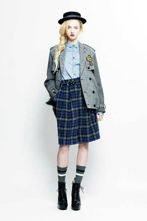 パンクテイストなブリティッシュ スクールガール、G.V.G.V.(ジーヴィージーヴィー) 2011-12年秋冬コレクション｜写真15