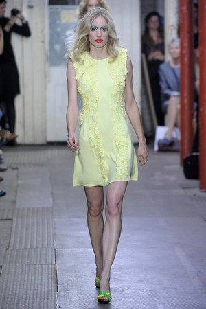 ジャイルズ(Giles) 2011年春夏ウィメンズコレクション  - 写真12