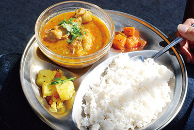 カレーフェス｜「真夏のカレーフェスティバル」青山で開催 - 日本風から本格インドカレーまで人気店が集結