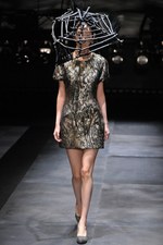 クリスチャン ダダ(CHRISTIAN DADA)が初のランウェイ、2011-2012年秋冬コレクション｜写真3