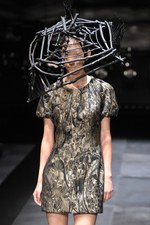 クリスチャン ダダ(CHRISTIAN DADA)が初のランウェイ、2011-2012年秋冬コレクション｜写真4