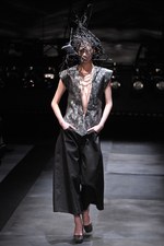 クリスチャン ダダ(CHRISTIAN DADA)が初のランウェイ、2011-2012年秋冬コレクション｜写真14