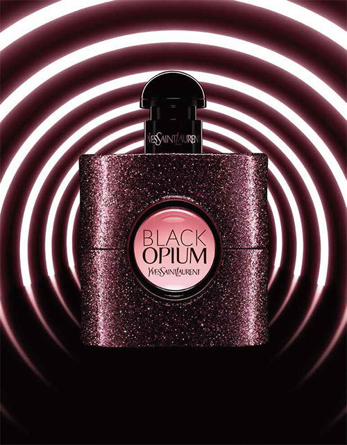 イヴ・サンローランの新香水「ブラック OP オーデトワレ」刺激的なコーヒーフローラルの香り | 写真