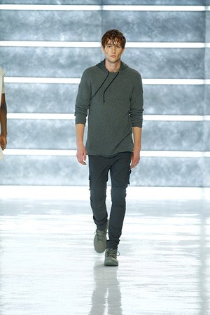 ジョン エリオット(John Elliott) 2016年春夏メンズコレクション  - 写真24