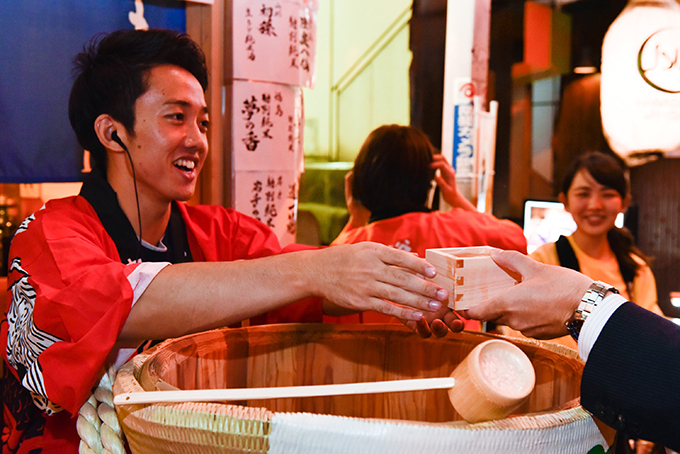 「渋谷のんべい横丁祭り」開催 - 隠れ家飲みスポットで楽しむ樽酒販売や神輿巡業など｜写真4