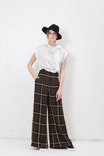 アウラアイラ 2015-16年秋冬コレクション - レトロ感漂うマニッシュスタイルに覗く女性らしさ｜写真27