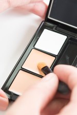 SUQQUの新作ベースメイク、立体顔＆美肌づくりのコツを紹介 - ハッと驚く小顔効果も｜写真15