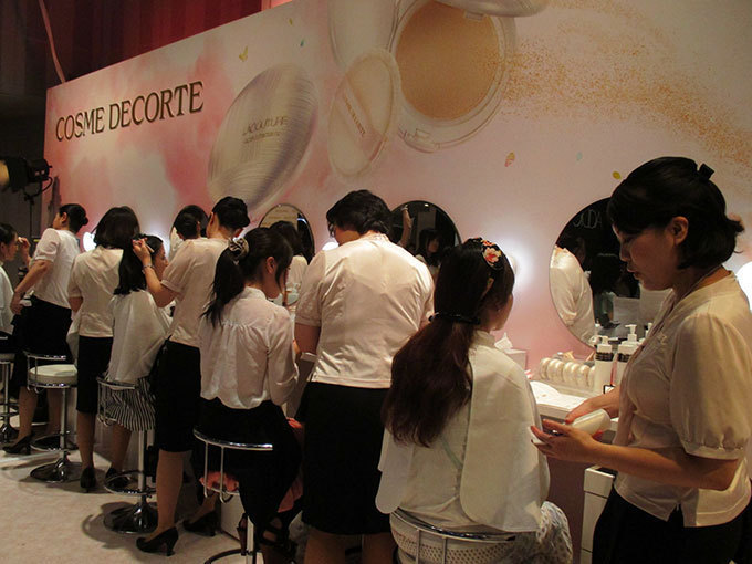 写真3 7 ジルスチュアートやアディクションが参加 コーセーコスメの祭典 Beauty フェスタ 名古屋で初開催 ファッションプレス 写真3 7 ジルスチュアートやアディクションが参加 コーセーコスメの祭典 Beauty フェスタ 名古屋で初開催 ファッションプレス