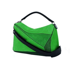 ロエベの新アイコンバッグ「パズル バッグ」に新色 - 華やかな