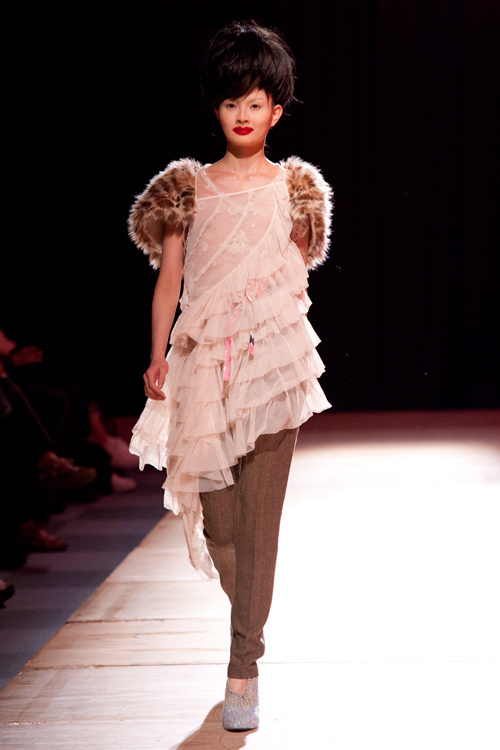 ノゾミ イシグロ オートクチュール(NOZOMI ISHIGURO Haute Couture) 2011-12年秋冬ウィメンズ&メンズコレクション  - 写真15