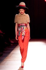 子ども達の歌を聞きたいという思いをこめて - ノゾミイシグロ　オートクチュール 2011-12A/Wコレクション｜写真2