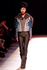 子ども達の歌を聞きたいという思いをこめて - ノゾミイシグロ　オートクチュール 2011-12A/Wコレクション｜写真24