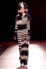 子ども達の歌を聞きたいという思いをこめて - ノゾミイシグロ　オートクチュール 2011-12A/Wコレクション｜写真27