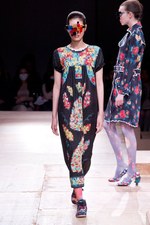 かたちへの追究 - アンリアレイジ(ANREALAGE)、2011-2012年秋冬コレクション｜写真7