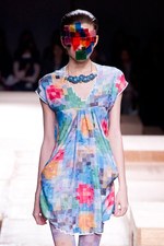 かたちへの追究 - アンリアレイジ(ANREALAGE)、2011-2012年秋冬コレクション｜写真9