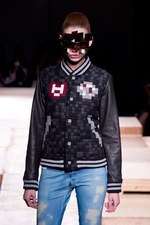 かたちへの追究 - アンリアレイジ(ANREALAGE)、2011-2012年秋冬コレクション｜写真24