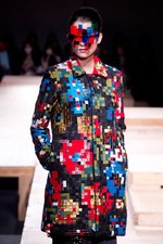 かたちへの追究 - アンリアレイジ(ANREALAGE)、2011-2012年秋冬コレクション｜写真32