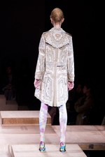 かたちへの追究 - アンリアレイジ(ANREALAGE)、2011-2012年秋冬コレクション｜写真39