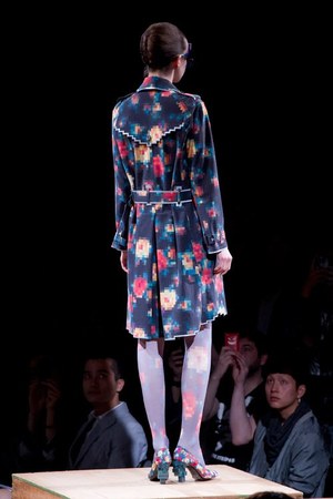 かたちへの追究 - アンリアレイジ(ANREALAGE)、2011-2012年秋冬コレクション｜写真6