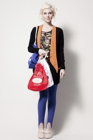 シアタープロダクツの2011-12年秋冬コレクションは自宅でARファッションショー｜写真2