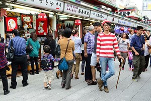 『実写版 ウォーリーをさがせ!』東京で開催 - 街が赤白ボーダーで埋めつくされる|写真40