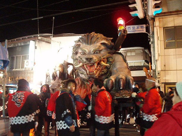 神田の街にアートが集う「TRANS ARTS TOKYO」街中にキャンプ場、大江戸ビール祭りも出現！｜写真19