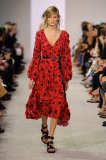 マイケル・コース コレクション2016年春コレクション - 自然の色彩に包まれたリラックスエレガンス｜写真15