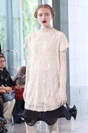 繊細でフェミニンな世界観-ソマルタ(SOMARTA)、2011-2012年秋冬コレクション｜写真42