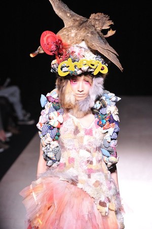 言葉にならない感覚を服に – マカロニック、2011-2012年秋冬コレクション｜写真3