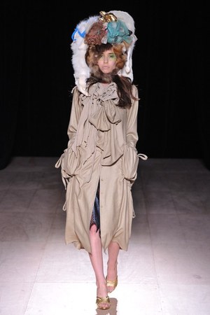言葉にならない感覚を服に – マカロニック、2011-2012年秋冬コレクション｜写真4