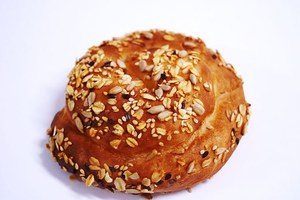 スペイン発・老舗デリカテッセン＆カフェ「マヨルカ」、秋の新作パン「エンサイマーダ」3種を発売｜写真4