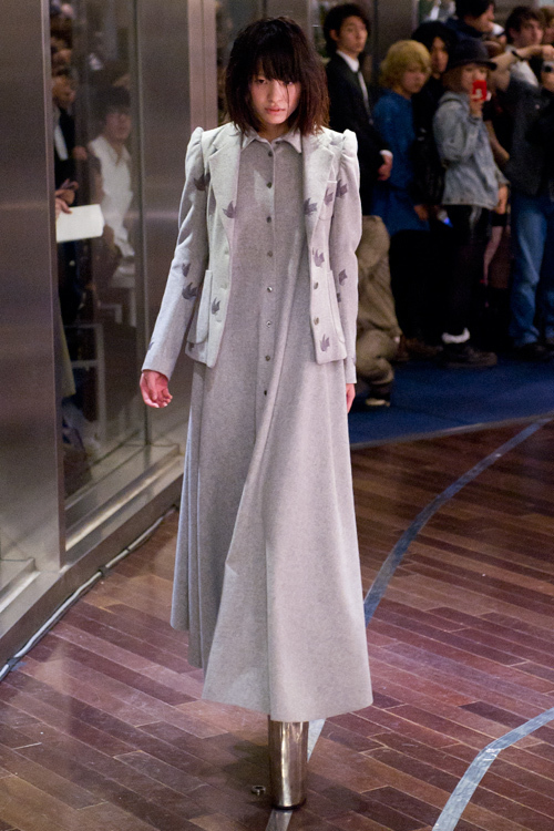 ミキオサカベ 2011-12年秋冬<span>コレクション</span> - 写真24