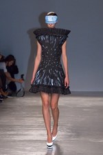 アンリアレイジ 2016年春夏コレクション - 反射を用いてリアルとバーチャルの狭間にアプローチ｜写真7