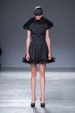 アンリアレイジ 2016年春夏コレクション - 反射を用いてリアルとバーチャルの狭間にアプローチ｜写真9