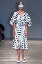 アンリアレイジ 2016年春夏コレクション - 反射を用いてリアルとバーチャルの狭間にアプローチ｜写真20