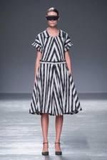 アンリアレイジ 2016年春夏コレクション - 反射を用いてリアルとバーチャルの狭間にアプローチ｜写真22