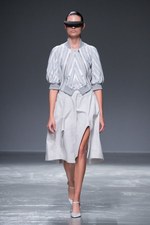 アンリアレイジ 2016年春夏コレクション - 反射を用いてリアルとバーチャルの狭間にアプローチ｜写真31